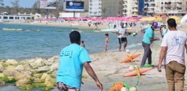 فرق الإنقاذ على شواطئ الإسكندرية