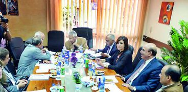 المجلس الأعلى للإعلام أثناء أحد اجتماعاته برئاسة مكرم محمد أحمد