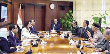 رئيس الوزراء خلال اجتماع متابعة أعمال العاصمة الإدارية