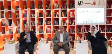 جلسة  اتحاد كتاب وأدباء الإمارات