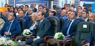 الرئيس خلال افتتاح مشروعات محاور النيل