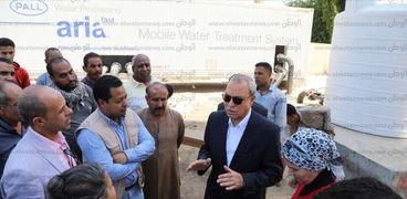 محافظ قنا: إقامة مشروع محطة مياه شرب جديدة في قرية حجازة