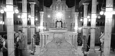 صورة من داخل معبد «بن عزرا» اليهودى بمجمع الأديان