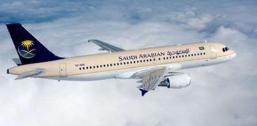 السعودية تمدد تعليق الرحلات الدولية للمسافرين