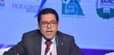 عاصم أبو حطب.. الباحث وأستاذ مشارك في قسم الاقتصاد بالجامعة السويدية