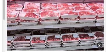 اللحوم في المجمعات الاستهلاكية