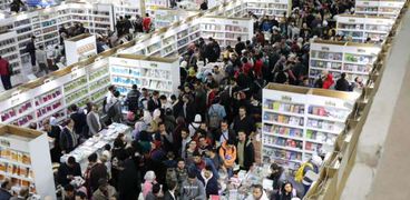 الكتب الأكثر مبيعا في 2023 بمعرض القاهرة للكتاب- تعبيرية