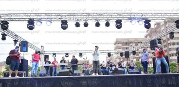 بالصور| محمد رشاد يشعل حفل تخرج بـ"حقوق عين شمس"