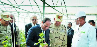 الرئيس السيسى خلال افتتاح الصوب الزراعية بمطروح