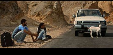 مشهد من فيلم علي معزة وإبراهيم