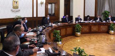 «مدبولى» خلال ترؤسه اجتماع مناقشة تداعيات الأزمة الروسية الأوكرانية