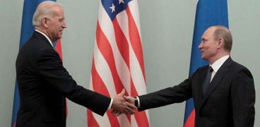 بوتين وبايدن في لقاء سابق قبل تولي الأخير رئاسة أمريكا