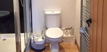 المرحاض الذي تسبب في مشكلة بين محام اسكتلندي وجيرانه