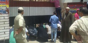 أولياء أمور يغششون أبناءهم عبر "البلوتوث" في كفر الشيخ