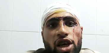 عبد المبدي محروس أحد مصابي حادث الطريق الصحراوي الشرقي