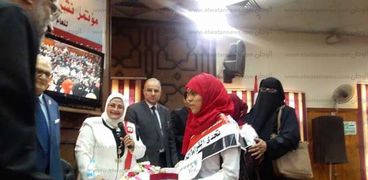 تكريم عدداً من الطلاب الفائزين بمراكز فى المسابقات بكفر الشيخ