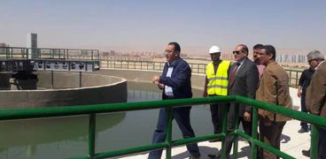 وزير الإسكان يتفقد محطة مياه مدينة سوهاج الجديدة