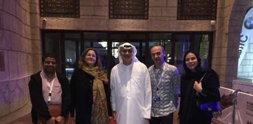أعضاء لجنة تحكيم المهر الطويل مع المدير الفني لمهرجان دبي