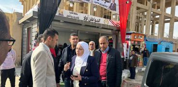 نائب محافظ القاهرة تتابع معرض السلع