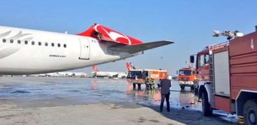 لحظة اصطدام طائرتين في مطار إسطنبول