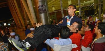 وصول أبطال البعثة لمطار القاهرة