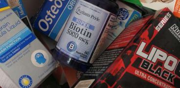 إغلاق ١٧ صيدلية وضبط أدوية منتهية الصلاحية ومجهولة المصدر بالفيوم