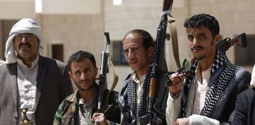 عناصر ميليشيا الحوثيين الإرهابية المسلحة