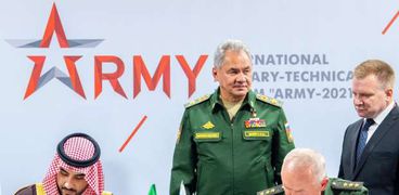 الأمير خالد بن سلمان يوقع الاتفاقية مع نائب وزير الدفاع الروسي