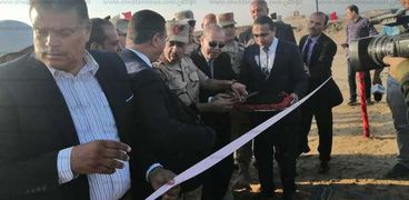 محافظ كفر الشيخ ورئيس المصرية للرمال يفتتحان موقع"غليون للتنجيم"   