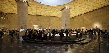 آلاف الزائرين يتوافدون على المتحف القومي للحضارة المصرية بالفسطاط