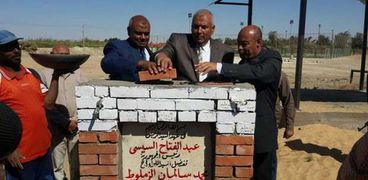 الزملوط  يضع حجر أساس مشروع تطوير الصرف الصحي بقرية النهضة