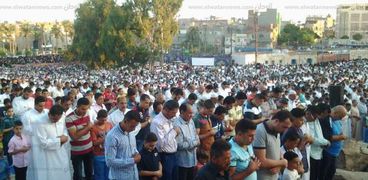 بالصور| بحضور "صباحي".. الآلاف في بلطيم يؤدون صلاة عيد الأضحى