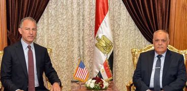 "العربية للتصنيع" تستقبل السفير الأمريكي وتبحث تعزيز التعاون في مجالات الصناعة