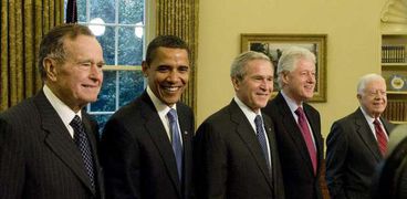 5 رؤساء سابقين لأمريكا (كارتر، كلينتون، بوش الابن، أوباما، بوش الأب)