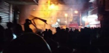 صورة للحريق الذي نشب بمحل فول وطعمية بالإسماعيلية