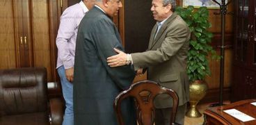 محافظ كفر الشيخ يبحث سير التعليم مع رئيس المنطقة الأزهرية