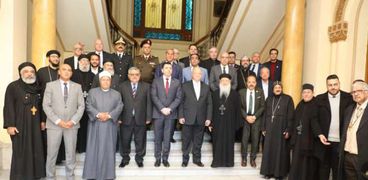 محافظ القاهرة يهنئ الأرمن الأرثوذكس