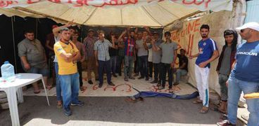 محتجون في تونس ضد حركة "النهضة" الإخوانية في خيم الاعتصام