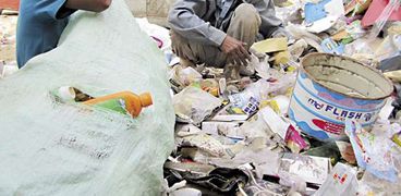 فرز القمامة فى البيوت الحل الآمن للتخلص منها