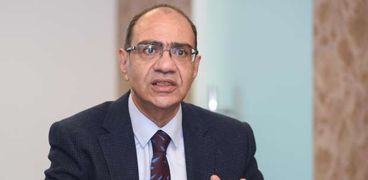 الدكتور حسام حسني رئيس اللجنة العلمية لمكافحة فيروس كورونا المستجد