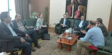 نقيب الصحفيين مع سفير استراليا