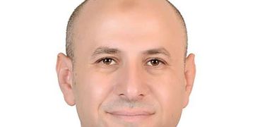 أسامة عبدالباسط رئيس النقابة العامة للضيافة الجوية