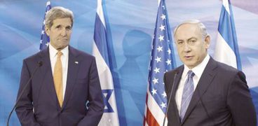 لقاء الخارجية الأمريكي جون كيري مع نتنياهو خلال زيارته لإسرائيل «أ.ف.ب»