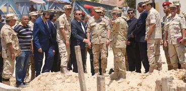 محافظ الإسكندرية وقائد المنطقة الشمالية يتفقدان أعمال تطوير مشروع محور المحمودية