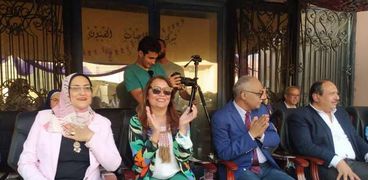 الدكتورة غادة جبارة رئيسة أكاديمة الفنون والدكتورة نيفين موسى رئيسة دار الكتب في احتفالية «المحمل»