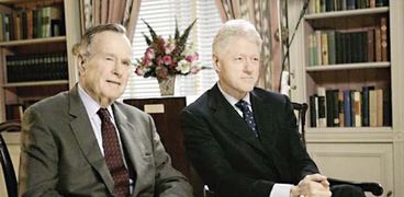 جورج بوش الأب و«بل كلينتون»