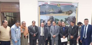 أجتماع محافظ شمال سيناء مع أهالى حرم ميناء العريش