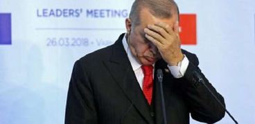 الرئيس التركي رجب طيب أردوغان يواجه عقوبات الاتحاد الأوروبي