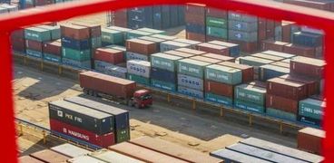 واردات الصين تقفز إلى أعلى مستوى في عامين