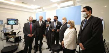 عبدالغفار والخشت يفتتحان العيادات التخصصية الجديدة بمستشفى «النساء» بقصر العيني